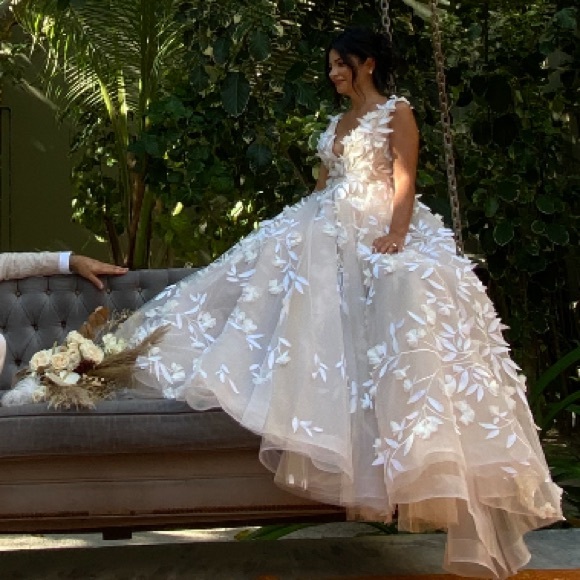 My most loved and delicate photo shoot dress - Picture 2 of 6